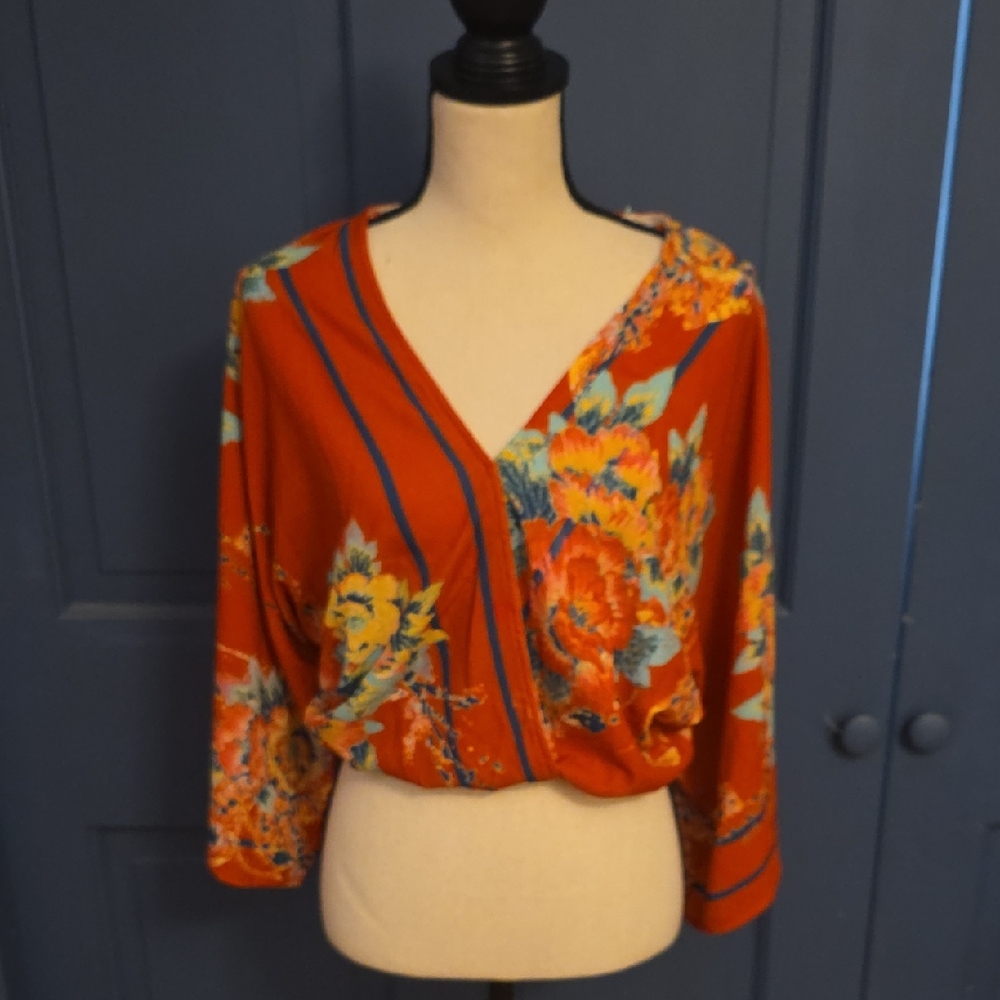 NWOT Flying Tomato Red Floral V-Neck Faux Wrap Kimono Style Blouse Sz XS fits S